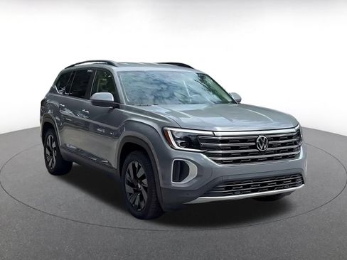 Used 2026 Volkswagen Atlas SE FWD image 3