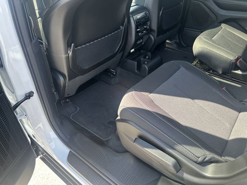 New 2025 Jeep Grand Cherokee L Laredo w/ Luxury Tech Group I image 17