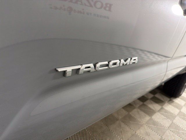 Used 2019 Toyota Tacoma TRD Off-Road AWD/4WD image 19