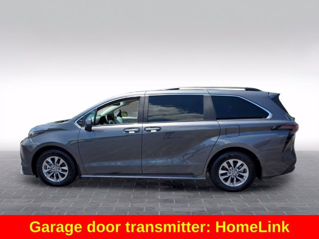 Used 2025 Toyota Sienna XLE FWD image 5