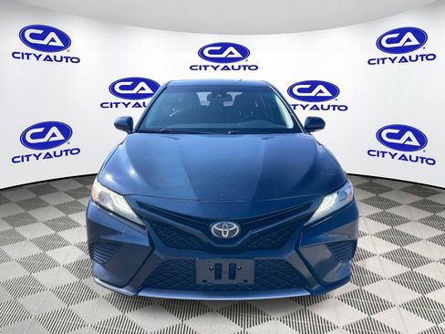 Used 2019 Toyota Camry XSE image 8