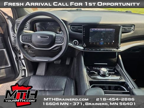 Used 2022 Jeep Wagoneer Series II AWD/4WD image 11