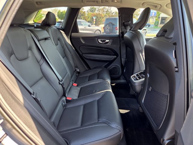Certified 2023 Volvo XC60 B5 Ultimate FWD image 25