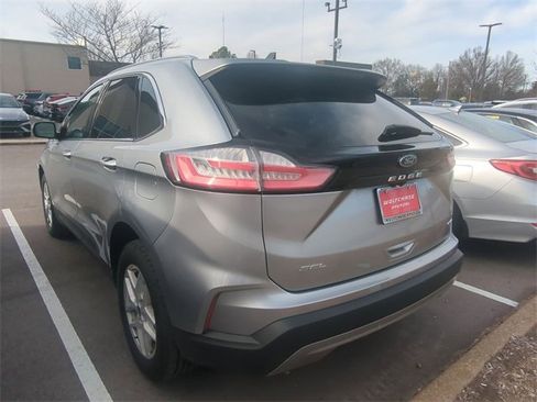 Used 2022 Ford Edge SEL w/ Convenience Package image 2