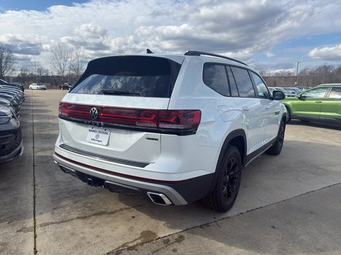 New 2026 Volkswagen Atlas Peak Edition AWD/4WD image 5