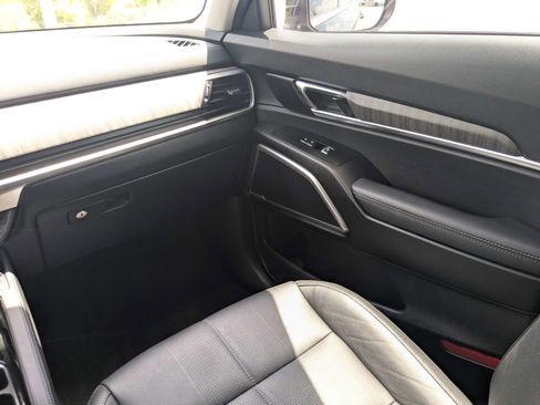 Used 2024 Kia Telluride EX FWD image 19
