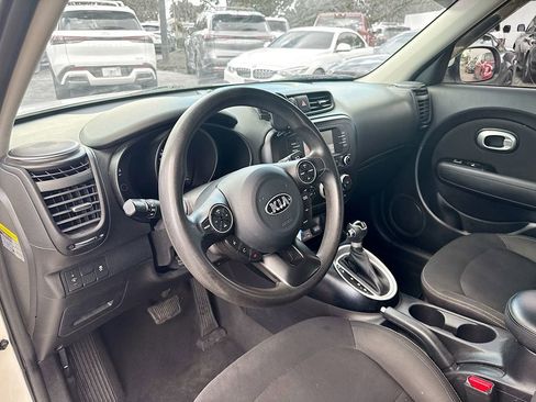 Used 2019 Kia Soul Base image 10