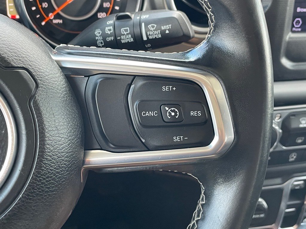 Used 2018 Jeep Wrangler Unlimited Sahara AWD/4WD image 16