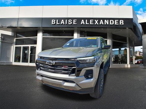 Used 2023 Chevrolet Colorado Z71 w/ Z71 Convenience Package 2 AWD/4WD image 7
