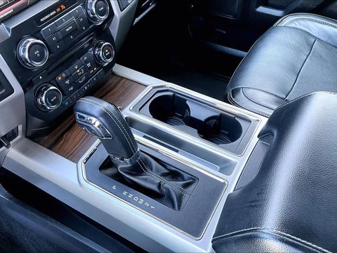 Used 2015 Ford F150 Lariat image 17