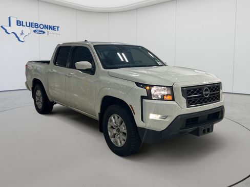 Used 2023 Nissan Frontier SV w/ SV Convenience Package RWD image 3