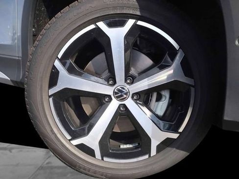 New 2026 Volkswagen Tiguan SE AWD/4WD image 3