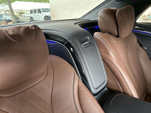 Used 2017 Mercedes-Benz Maybach S 550 4MATIC image 34