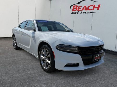 Used 2020 Dodge Charger SXT w/ Plus Group image 3