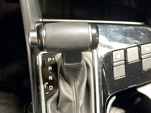 Used 2024 Kia Sportage EX image 17