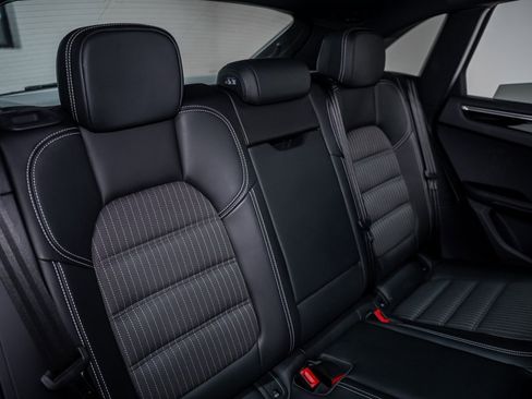 Used 2023 Porsche Macan T image 35