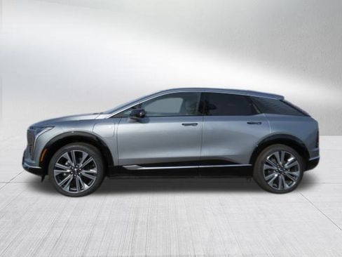 New 2026 Cadillac Optiq Luxury 2 image 5