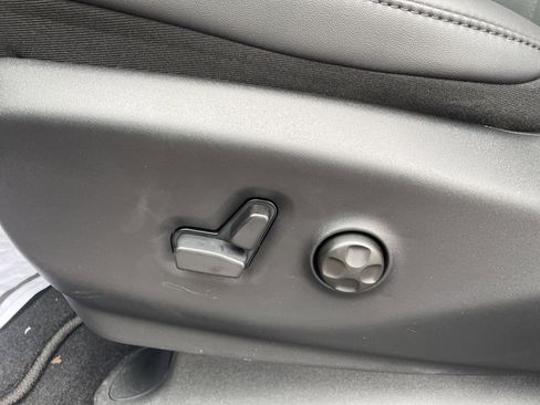 New 2026 Chrysler Pacifica Select image 11