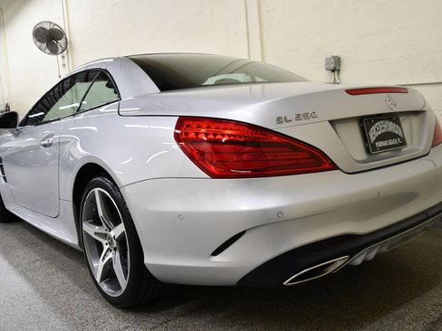 Used 2017 Mercedes-Benz SL 550 image 30