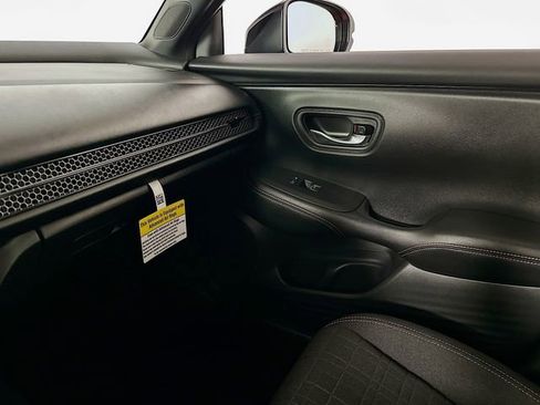 Used 2025 Honda HR-V Sport image 39