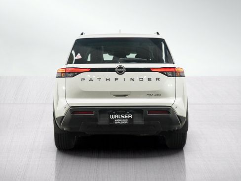 Used 2024 Nissan Pathfinder SV AWD/4WD image 4