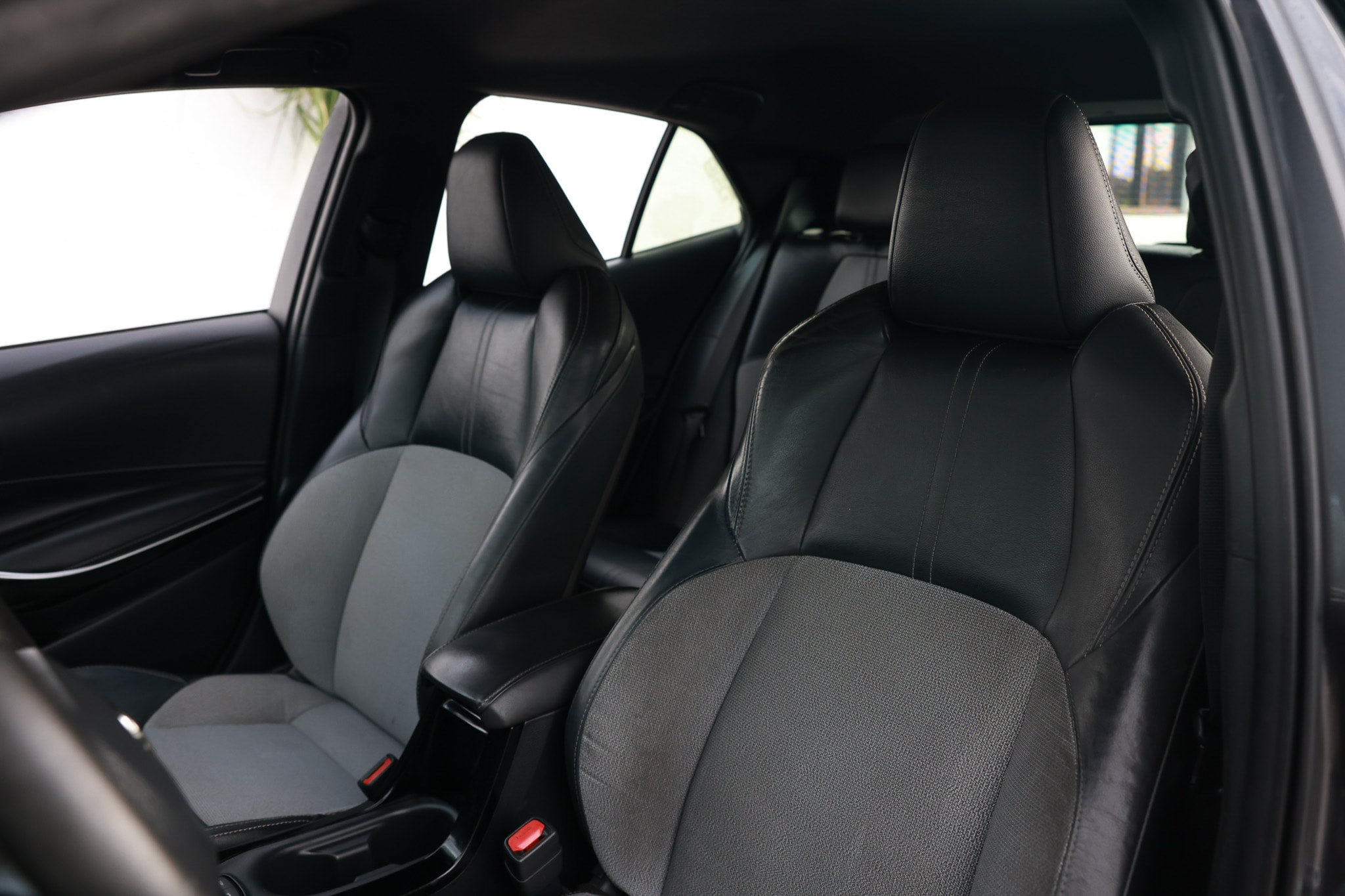 Used 2021 Toyota Corolla XSE FWD image 10