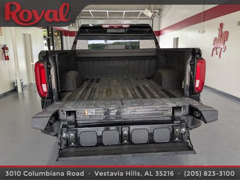 Used 2023 GMC Sierra 1500 AT4 w/ Technology Package AWD/4WD image 12