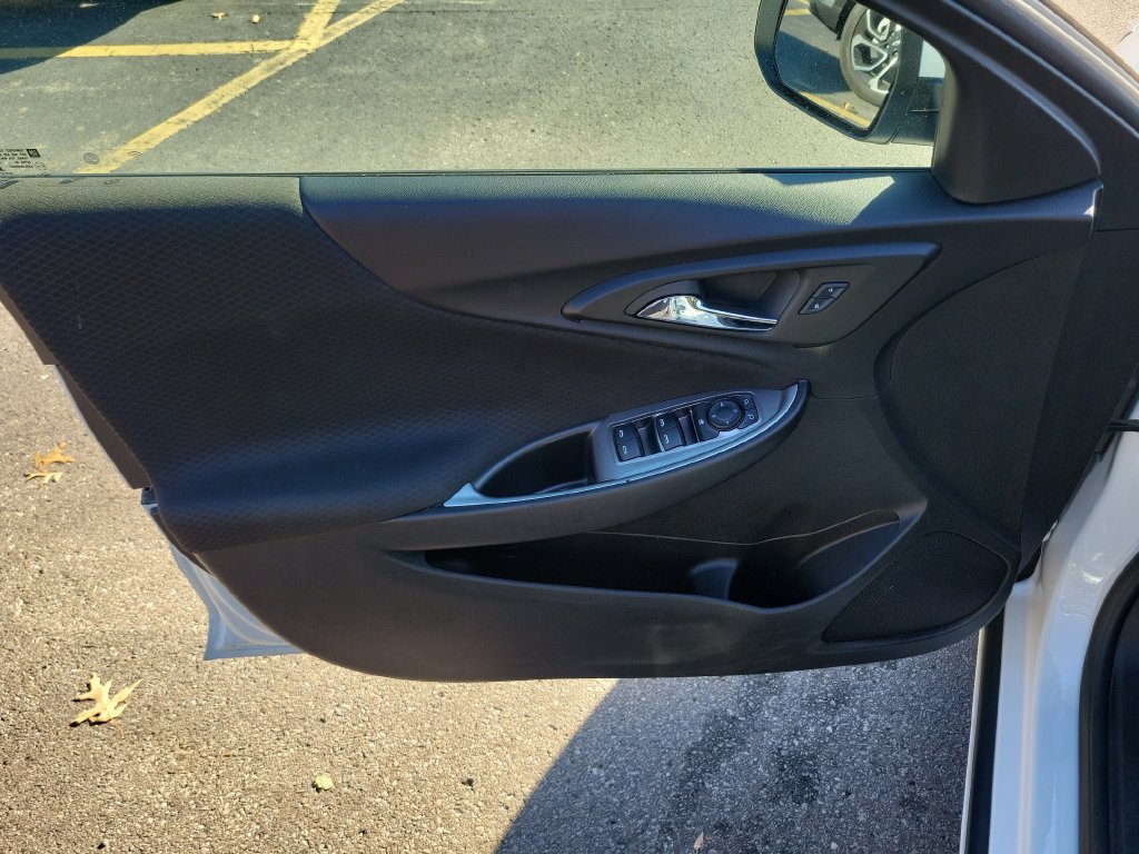 Used 2024 Chevrolet Malibu LT FWD image 21