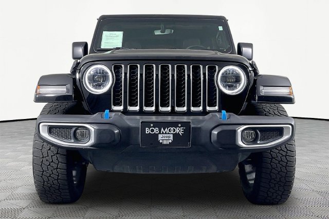 Used 2023 Jeep Wrangler Unlimited Sahara AWD/4WD image 2