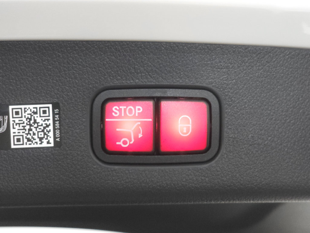Certified 2026 Mercedes-Benz GLC 300 4MATIC image 32