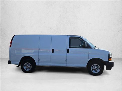 Used 2023 GMC Savana 2500 w/ Driver Convenience Package image 4