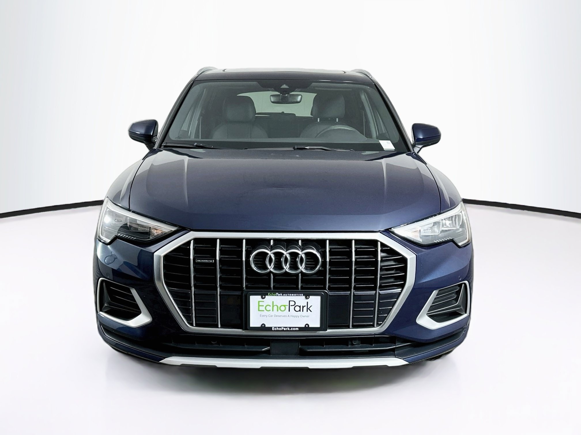 Used 2019 Audi Q3 2.0T Premium w/ Convenience Package AWD/4WD image 2