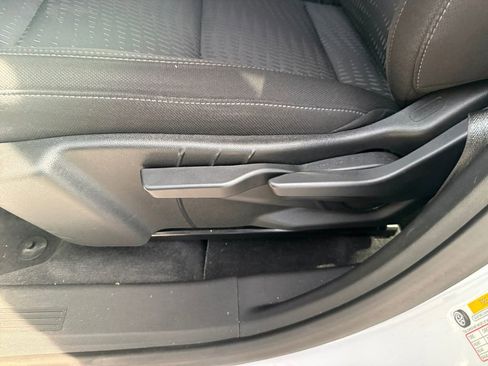 Used 2025 Chevrolet Equinox LT FWD image 27