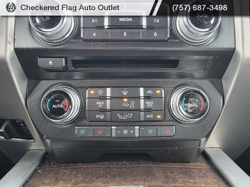 Used 2015 Ford F150 Platinum w/ Equipment Group 701A Luxury image 21