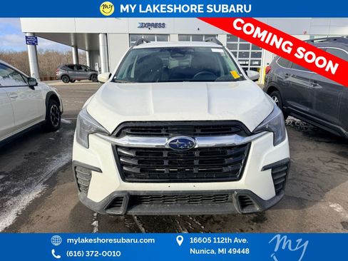 Used 2024 Subaru Ascent Premium w/ Convenience Package image 2