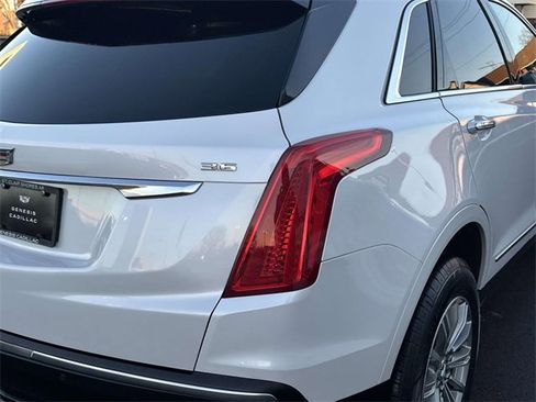 Used 2017 Cadillac XT5 Luxury w/ Driver Awareness Package image 6