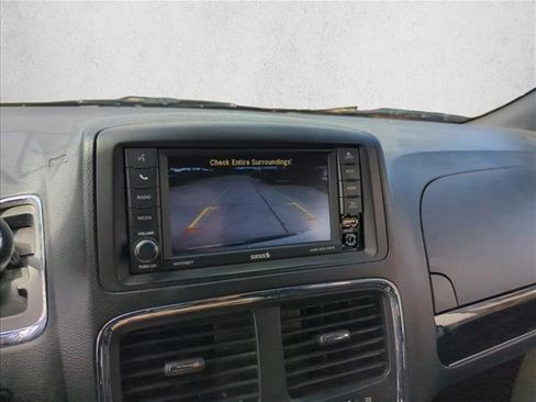 Used 2020 Dodge Grand Caravan SXT image 8