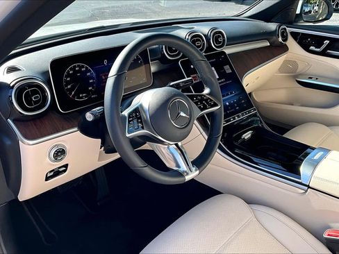 Used 2025 Mercedes-Benz C 300 4MATIC Sedan image 18