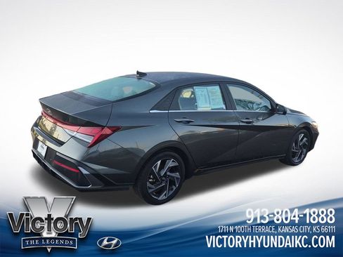 Used 2024 Hyundai Elantra Limited FWD image 5