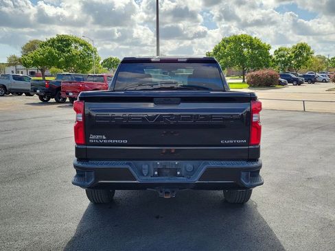 Used 2020 Chevrolet Silverado 1500 Custom w/ Custom Value Package image 5