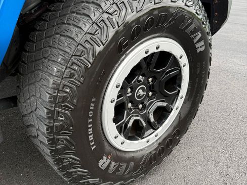 Used 2022 Ford Bronco Outer Banks w/ Sasquatch Package AWD/4WD image 9
