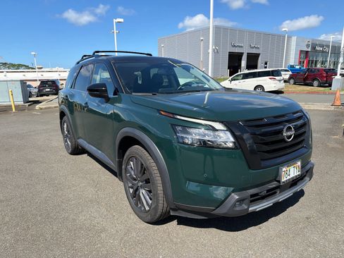 Used 2022 Nissan Pathfinder SL w/ SL Premium Package FWD image 2