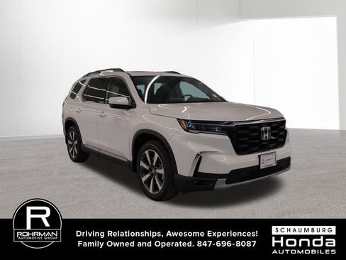 New 2025 Honda Pilot Touring image 3