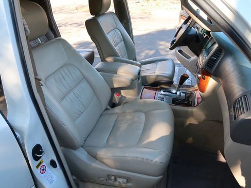 Used 2005 Lexus LX 470 4WD image 22