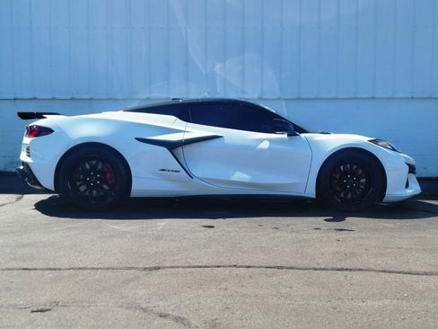 Used 2024 Chevrolet Corvette Z06 RWD image 6