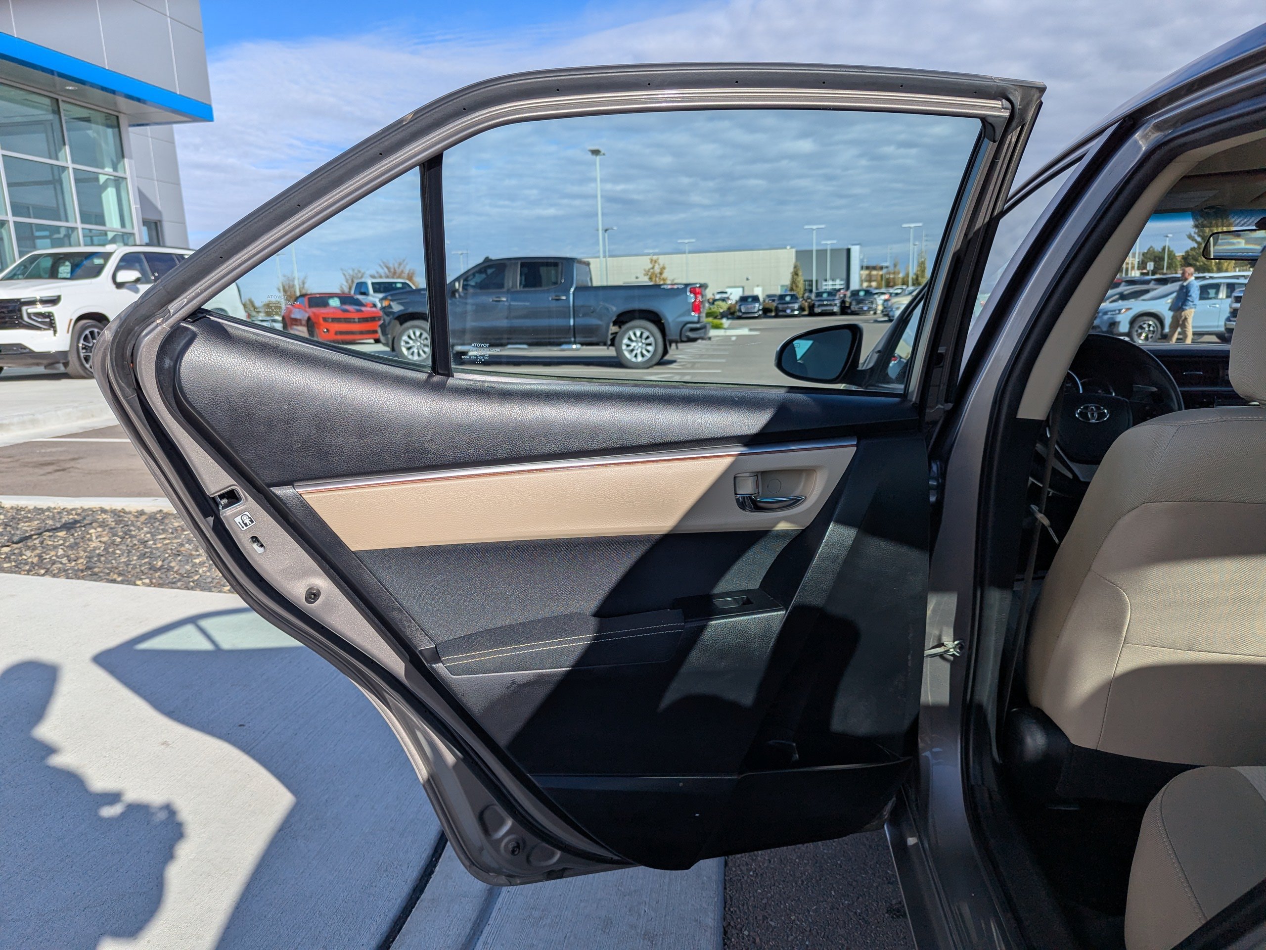 Used 2016 Toyota Corolla LE FWD image 26