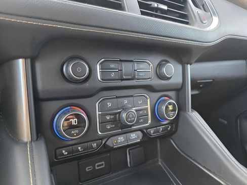 Used 2023 Chevrolet Suburban Premier image 29