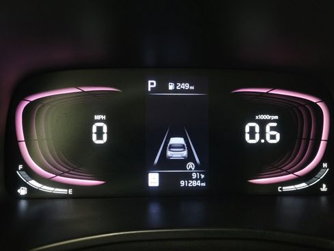 Used 2023 Kia Soul LX w/ LX Technology Package FWD image 23