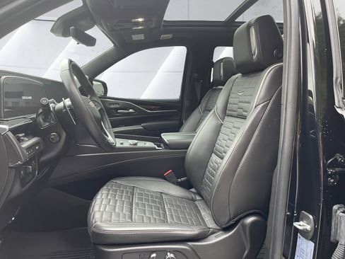 Used 2023 Cadillac Escalade V image 10