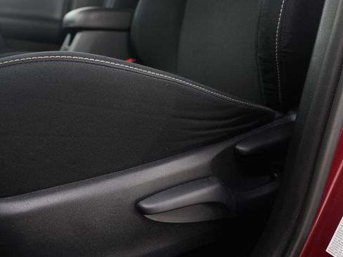 Used 2018 Toyota RAV4 XLE image 21